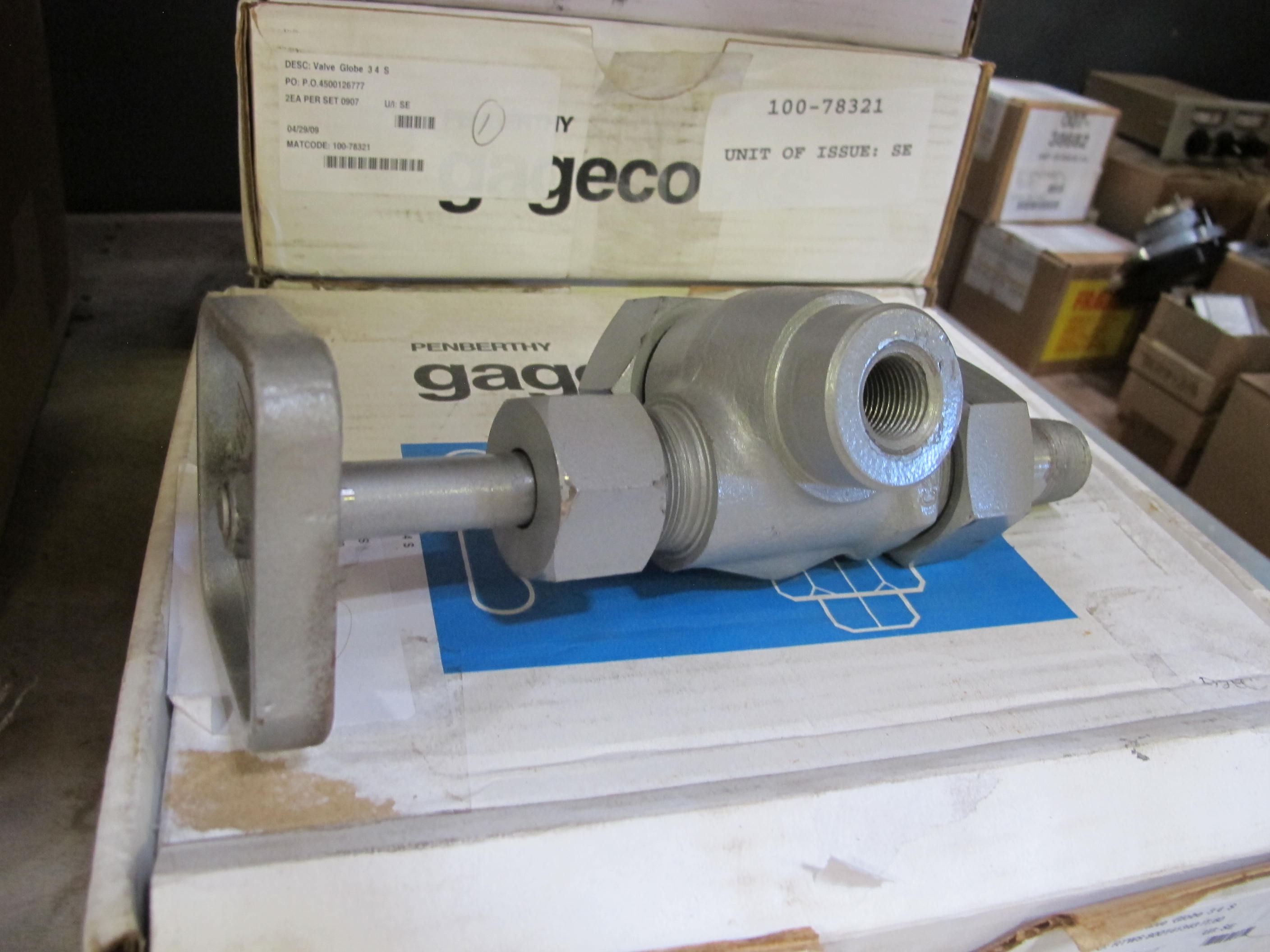 LOT TO INCLUDE: (10) VALVES, GLOBE TYPE, 3/4" SIZE, 4000 PSIG RATING, STL MATERIAL, OFFSET/BALL CHECK STYLE, INTEGRAL SEAT AND BONNET TRIM, HANDWHEEL OPERATOR, (2) SWITCHES, TRANSFER KIND, S SIZE, PANEL MOUNT, 400 AMP, 600 VAC ELEC RATING, 2PDT WITH OVERLAPPING CONTACTS CONTACT, MBB ACTION. LOADING & HANDLING FEE $15-4149